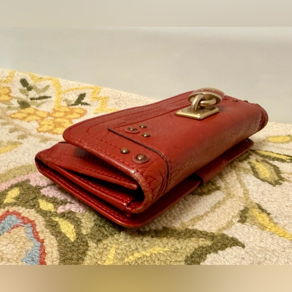 CHLOE Vintage Paddington Red Leather Bi-Fold Long Wallet W/ KEY AND LOCK - Picture 7 of 16